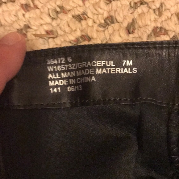 Mid Rise black boots - zip up side 2.5”heel size 7 White Mountain - Picture 5 of 11